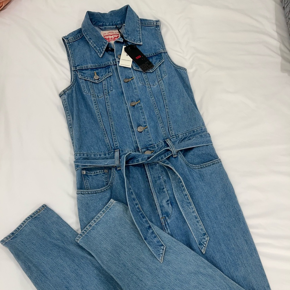 NWT Levi’s Jumpsuit size small